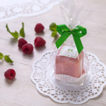 Punsch-Törtchen 35 x 35mm im Cellophanbeutel mit Masche