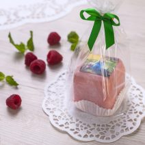 Punsch-Törtchen 45 x 45mm im Cellophanbeutel mit Masche